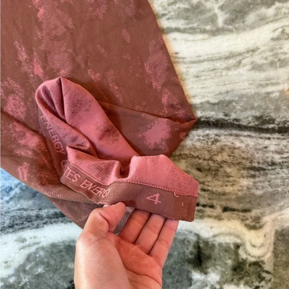 Lululemon Swiftly Tech Short Sleeve Size 4 - Picture 4 of 5